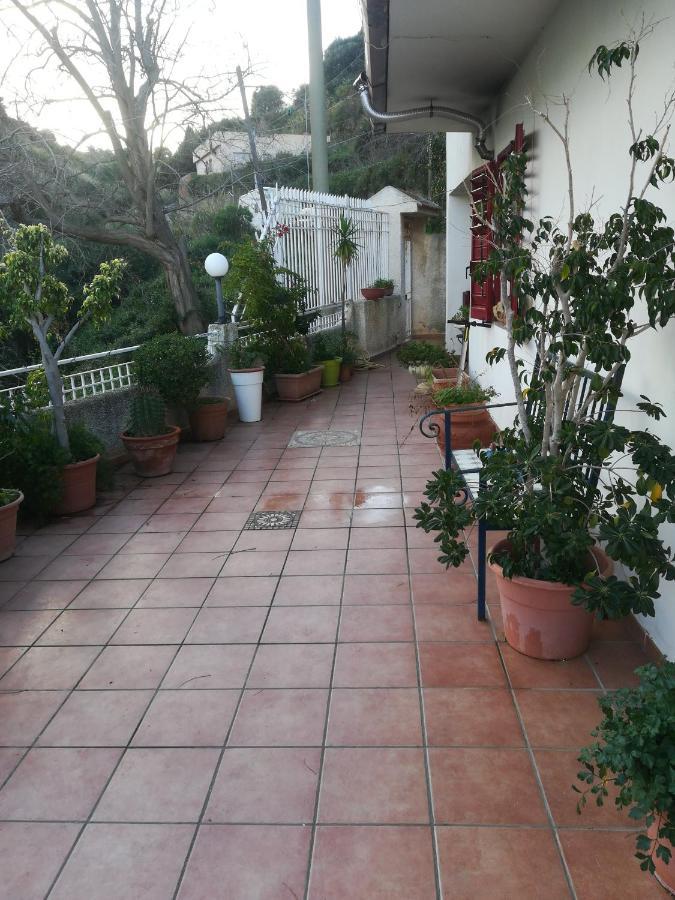 Отель La Casa Delle Delizie Мессина Экстерьер фото